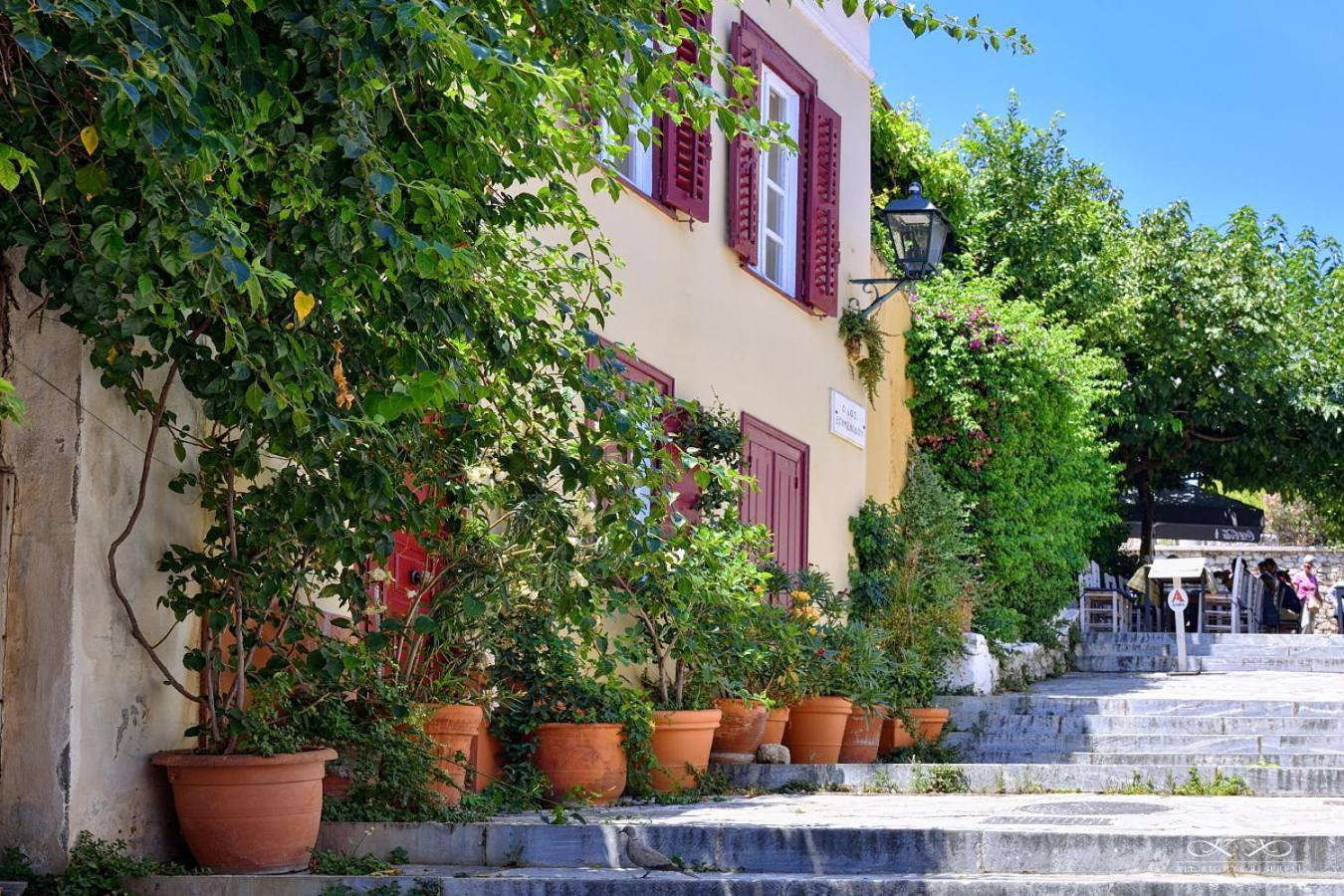 At The Foot Of Acropolis. Βίλα Αθήνα Εξωτερικό φωτογραφία
